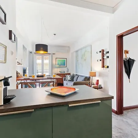 Modern & Bright 2-bedroom W/balcony In 아파트 *