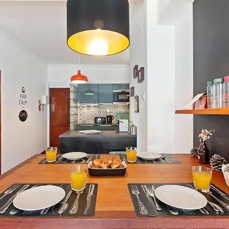 아파트 Modern & Bright 2-bedroom W/balcony In 리스본