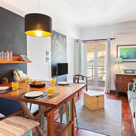 Apartamento Modern & Bright 2-bedroom W/balcony In *