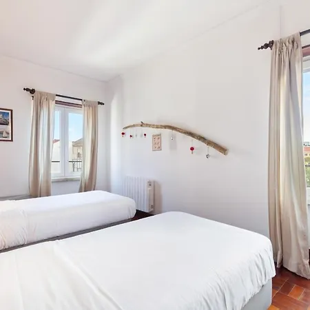 Apartamento Modern & Bright 2-bedroom W/balcony In *